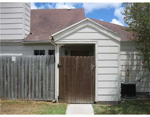 7202 Mansions Dr unit F4, Corpus Christi, TX 78414 - photo 1