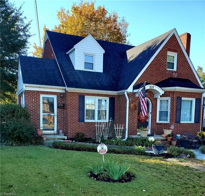 909 Sunset Ave, Asheboro, NC 27203 - photo 1