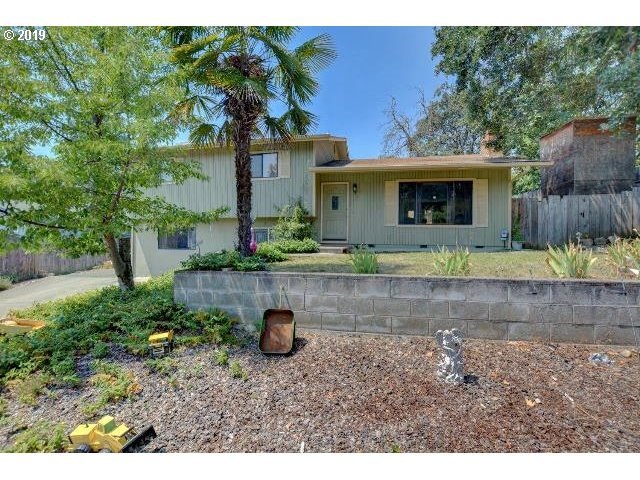 58 SW Western Ave, Grants Pass, OR 97526 - photo 1