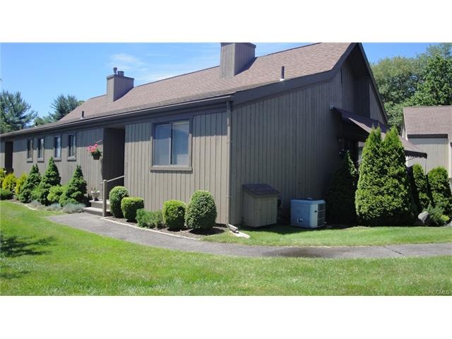 616 Cherokee Ln unit A, Stratford, CT 06614 - photo 1