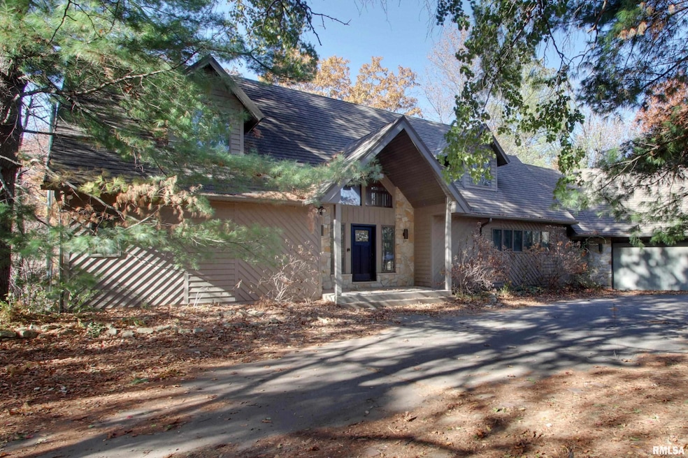 2103 Cedarwood Ln, Quincy, IL 62305 - photo 1