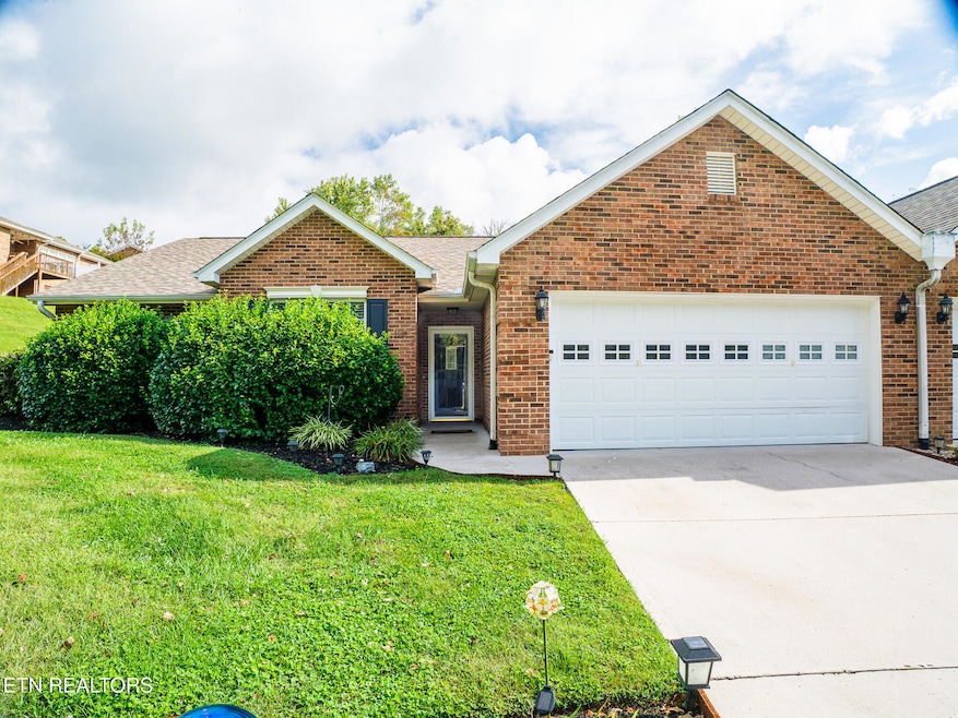 3912 Saylor Ct unit 1, Knoxville, TN 37917 - photo 1