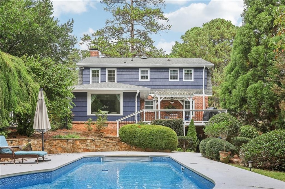 Sold $800,000 • Co-Listing Agent