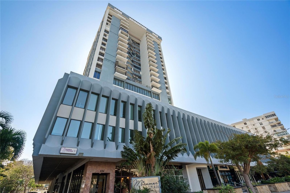 19-A Miramar Plaza C 954 Avenida Juan Ponce de Leon unit 19A, San Juan, PR 00907 - photo 1
