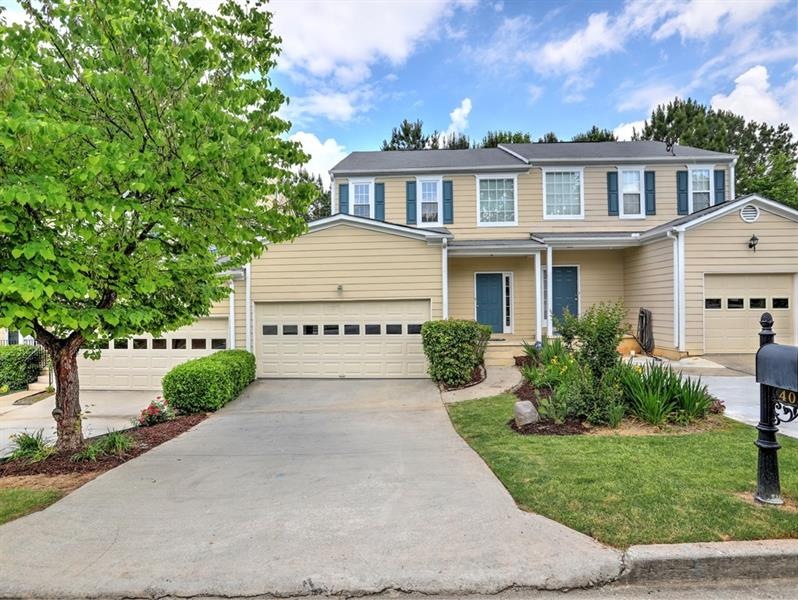 Charming townhouse with front porch and nice front