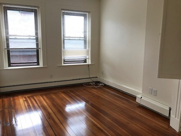 342 Hanover St unit 7, Boston, MA 02113 - photo 1