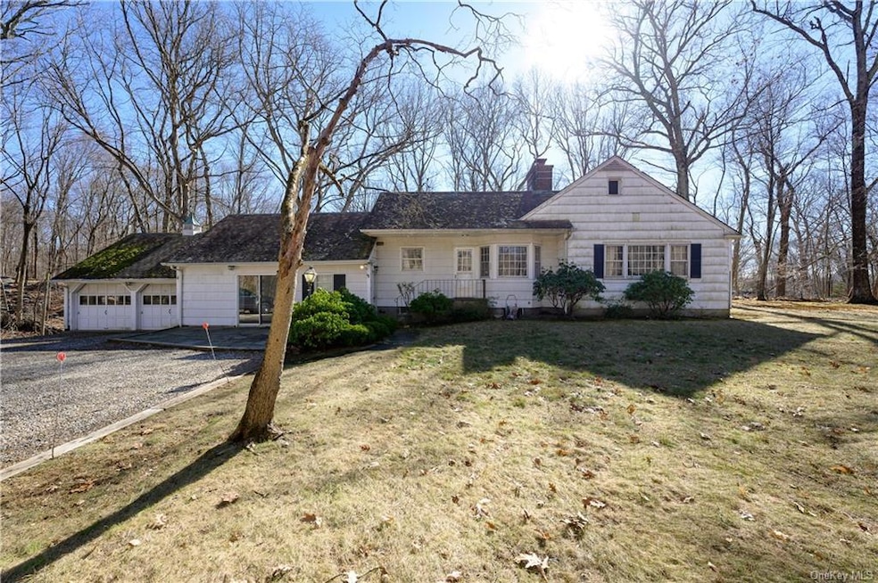 8 Tatomuck Rd E, Pound Ridge, NY 10576 - photo 1