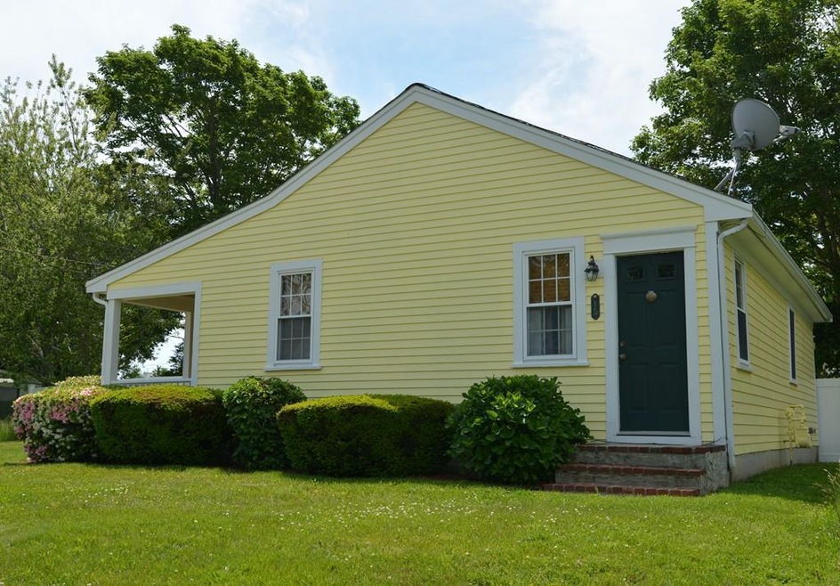 15 Seaview Ave, Fairhaven, MA 02719 - photo 1