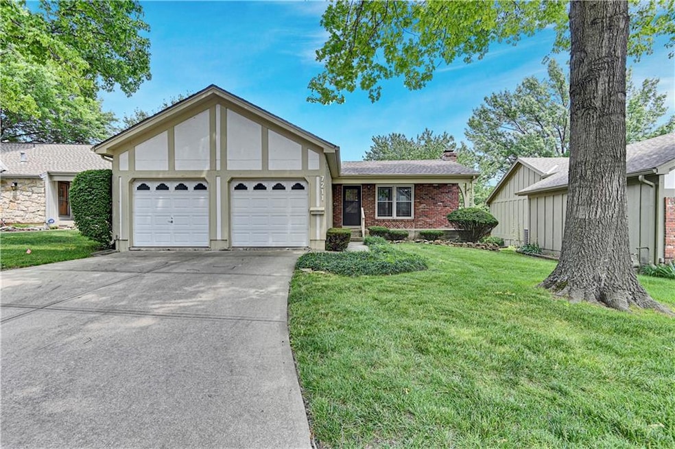 7211 Mastin St, Shawnee, KS 66203 - photo 1
