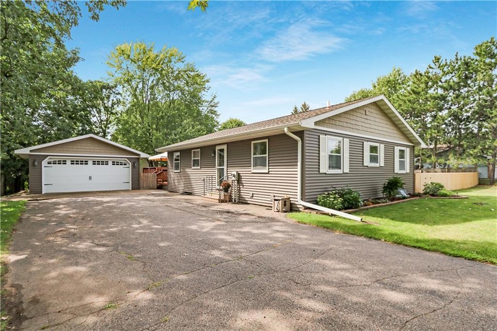 2860 Comet Ct, Eau Claire, WI 54703 - photo 1