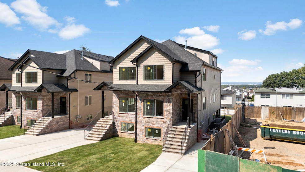 1370 Forest Hill Rd unit 2b, Staten Island, NY 10314 - photo 1