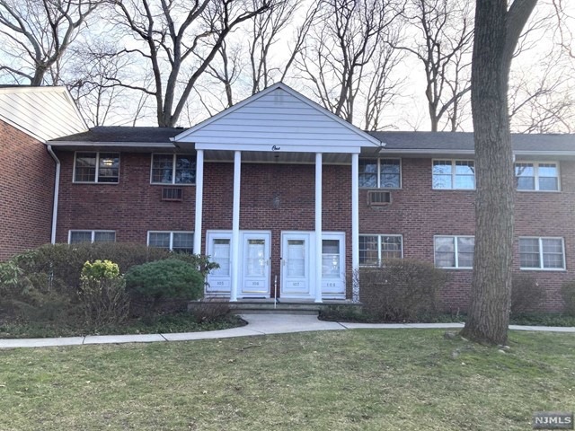 107 Washington Dr, Ramsey, NJ 07446 - photo 1