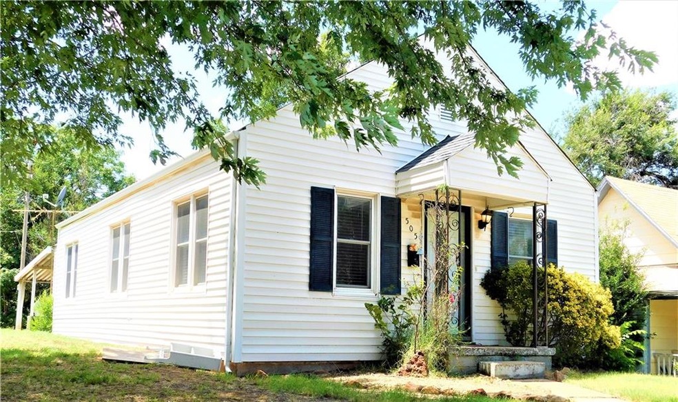 505 N Division St, Guthrie, OK 73044 - photo 1