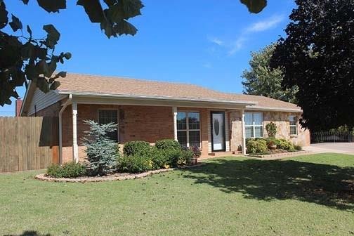 821 E 1st St, Elk City, OK 73644 - photo 1