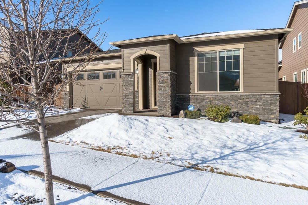 61121 Manhae Loop, Bend, OR 97702 - photo 1