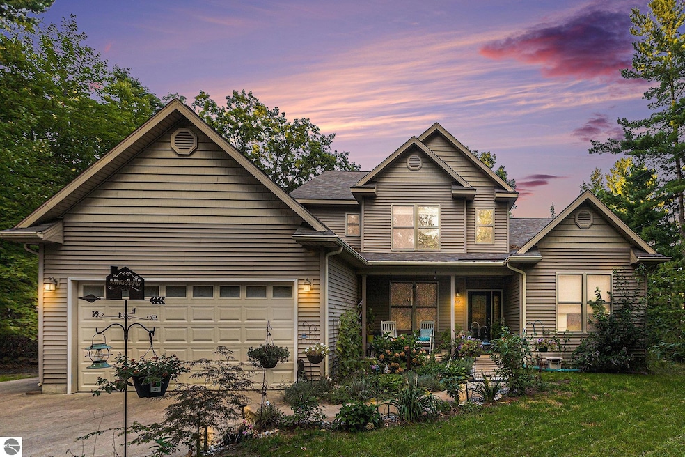 For Sale $530,000 • Co-Listing Agent