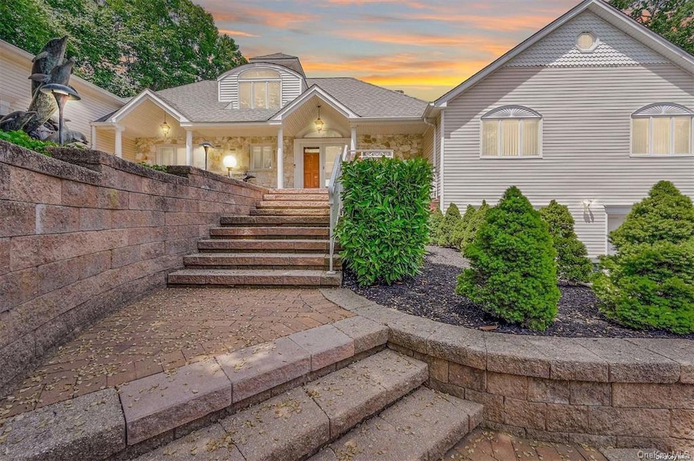 Pending $1,999,000