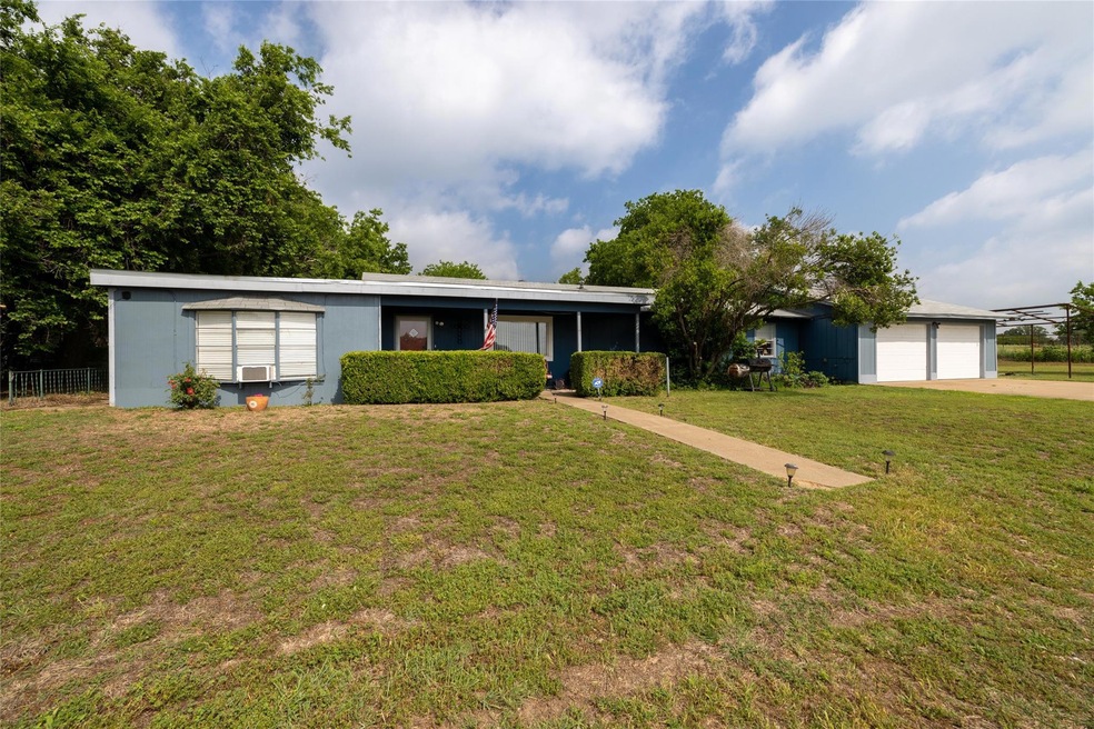 2141 N Fm 51, Weatherford, TX 76085 - photo 1