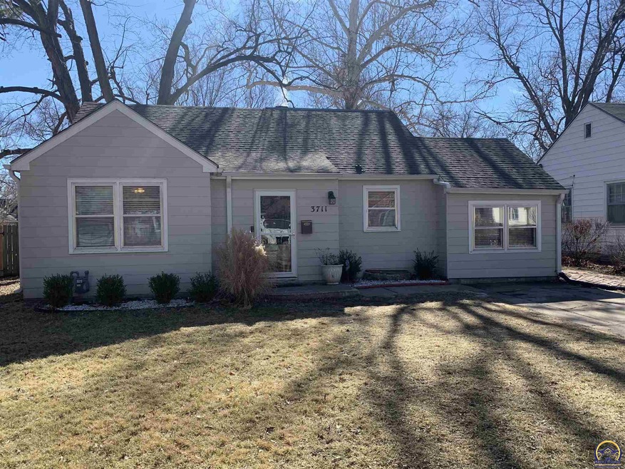 3711 SW Sena Dr, Topeka, KS 66604 - photo 1