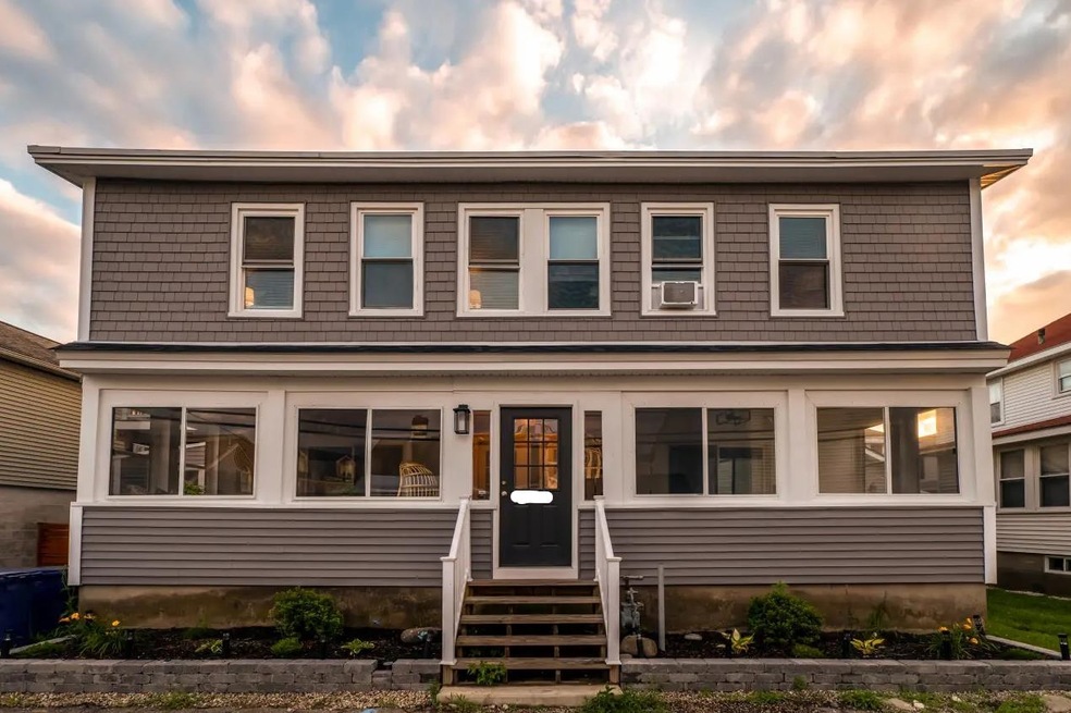 9 Cole St unit 2, Hampton, NH 03842 - photo 1