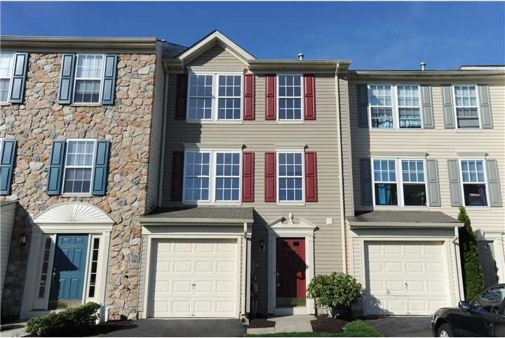 4552 Par Ct, Center Valley, PA 18034 - photo 1