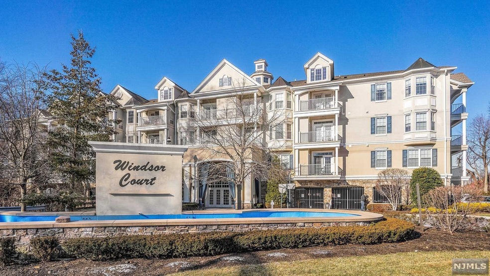 Windsor Court unit 226, Rochelle Park, NJ 07662 - photo 1