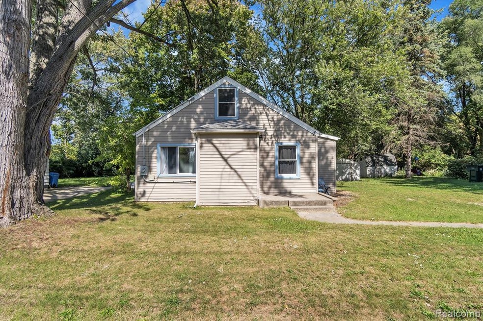 03-537-Armstrong-Rd-WindowStill-Real-Estate-Photog
