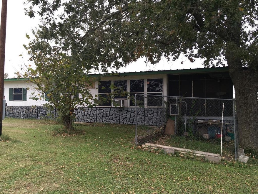 124 Oak St, Dublin, TX 76446 - photo 1