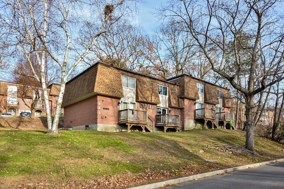 645 Robbins Ave unit 49, Dracut, MA 01826 - photo 1