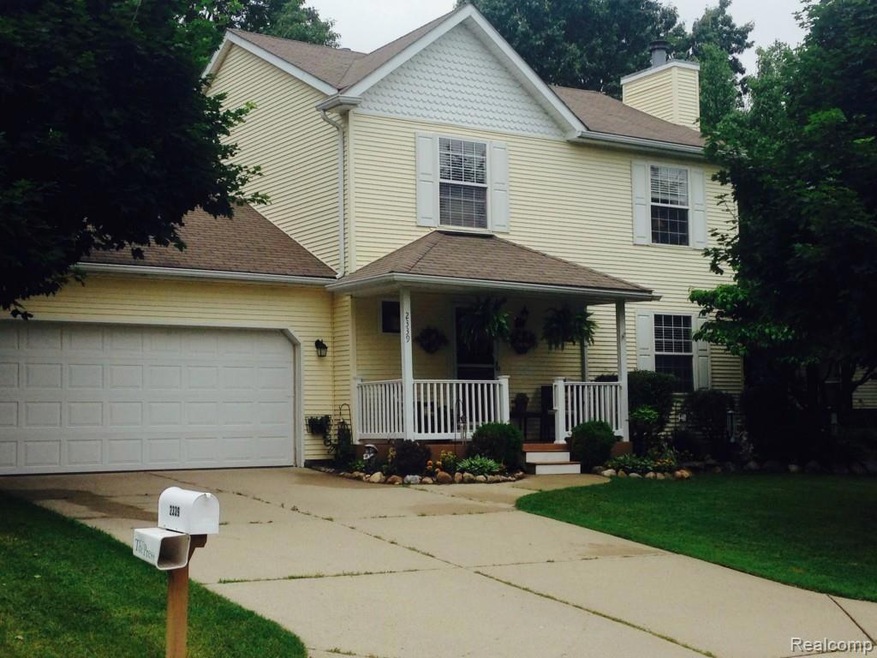 Welcome Home! Covered trex front porch!