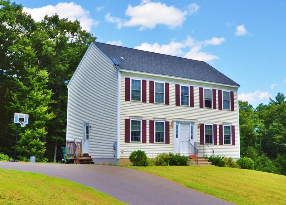 151 Victoria Ln, Fitchburg, MA 01420 - photo 1