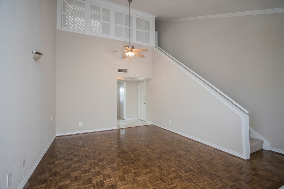 1420 Hawthorne St unit 17, Houston, TX 77006 - photo 1