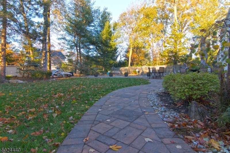 16 Nathan Way, Wayne, NJ 07470 - photo 1