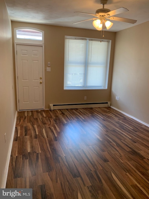 1571 N 10th St, Reading, PA 19604 - photo 1