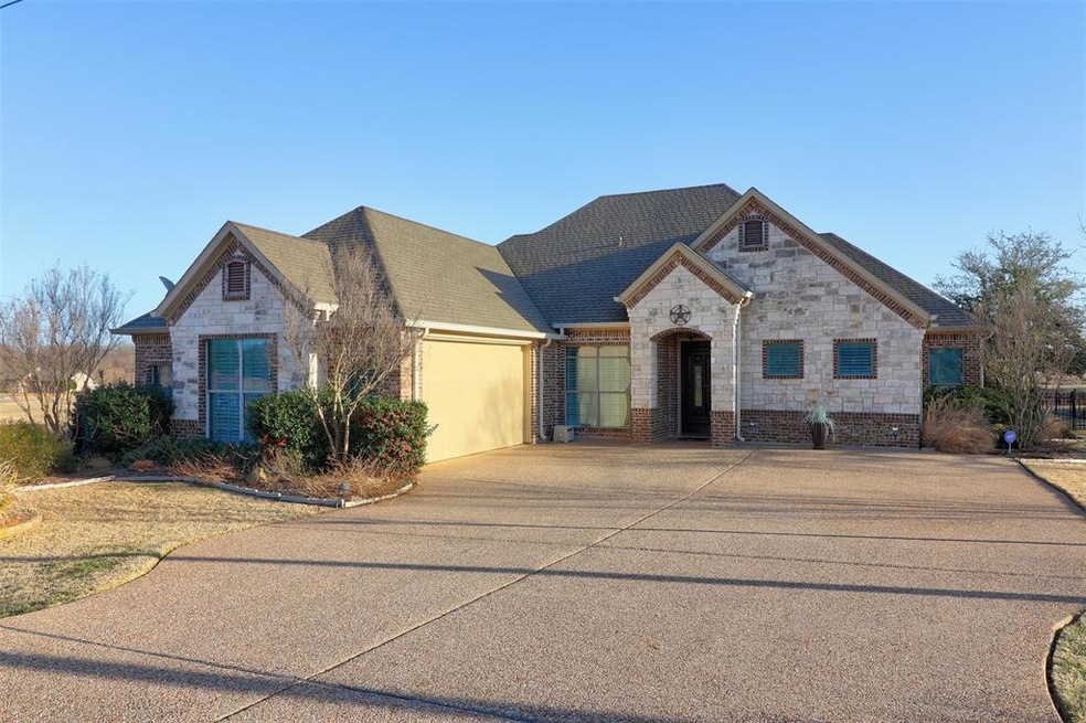 22109 Greenbriar Dr, Whitney, TX 76692 - photo 1