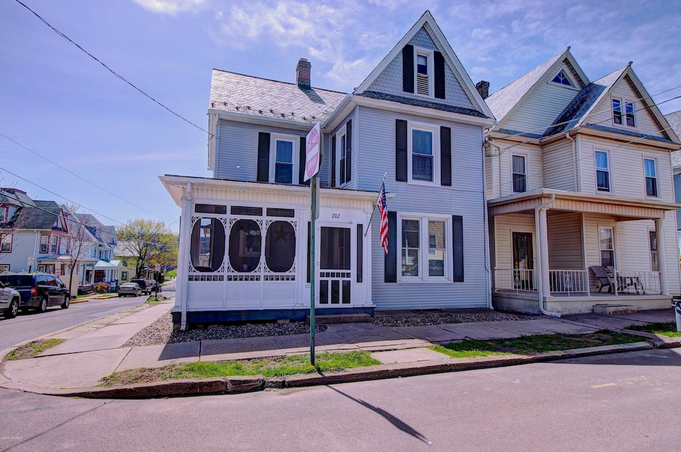 202 W 4th St, Bloomsburg, PA 17815 - photo 1