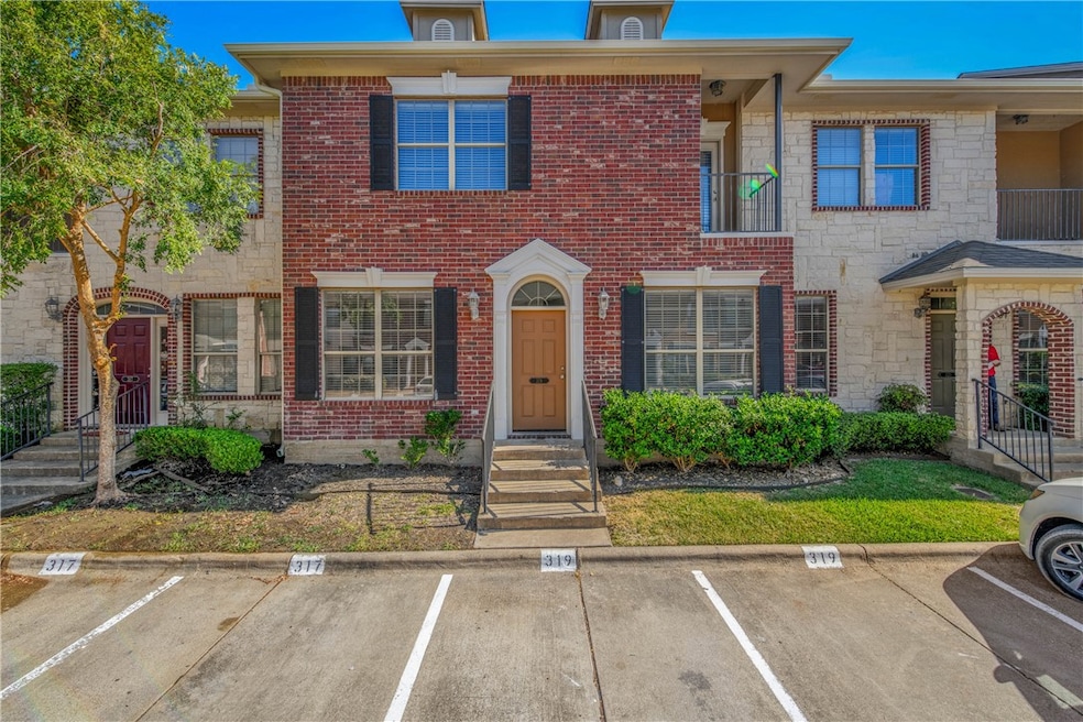 319 Forest Dr unit K, College Station, TX 77840 - photo 1
