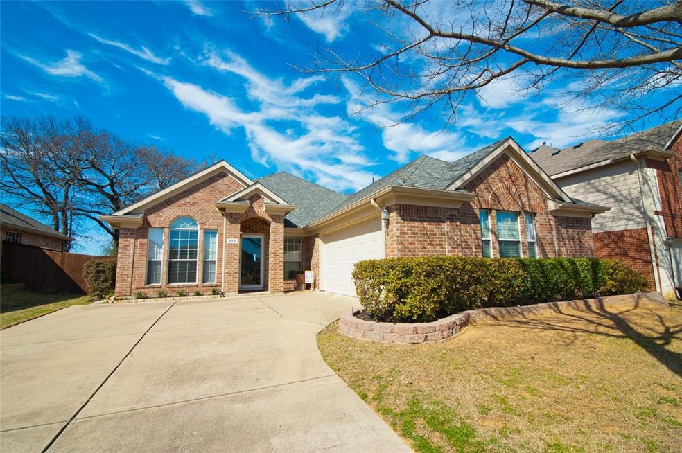 925 Stoneway Dr, Denton, TX 76210 - photo 1