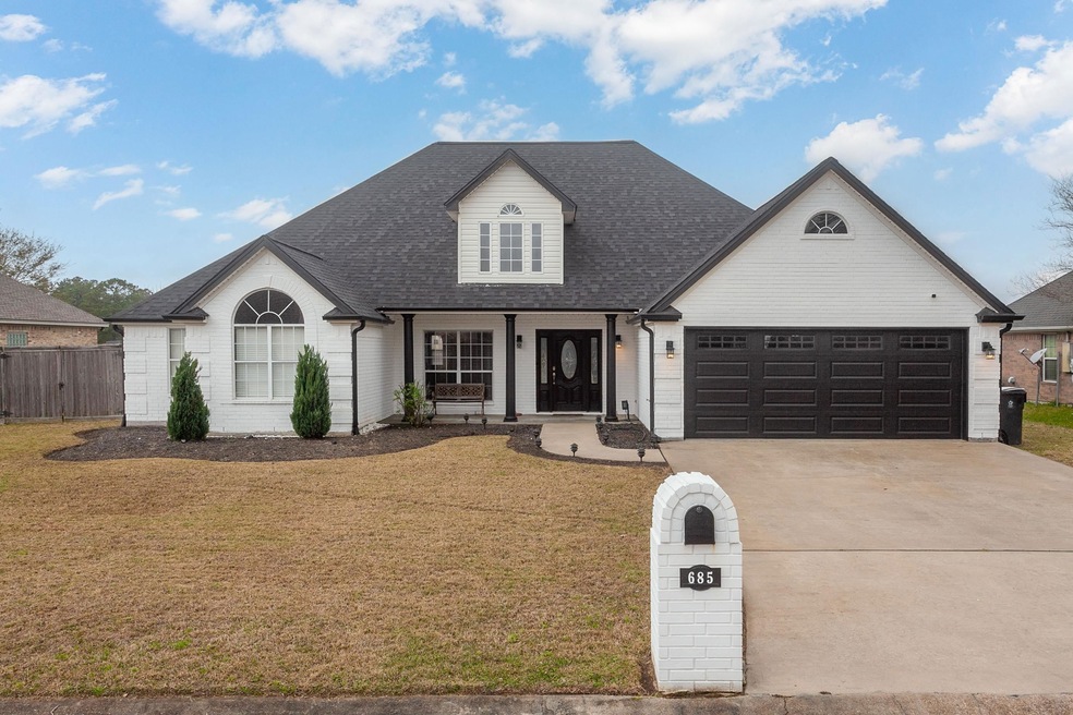 685 Winchester Dr, Bridge City, TX 77611 For Sale
