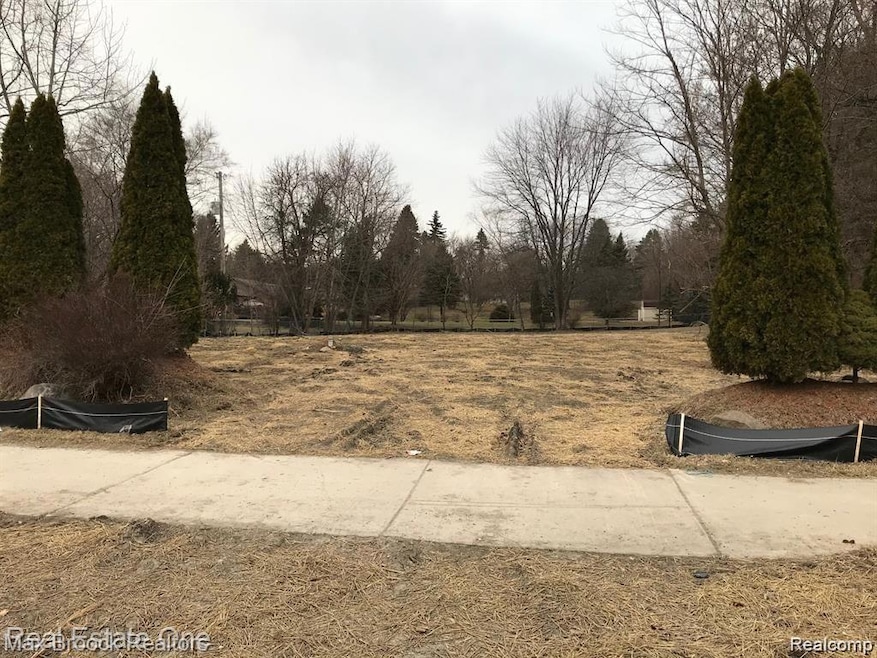 5570 Greer Rd, West Bloomfield, MI 48324 - photo 1