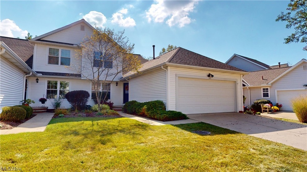 335 Blair Cir unit 4-B, Aurora, OH 44202 - photo 1