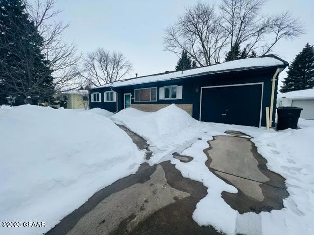 1902 S 19th St, Grand Forks, ND 58201 - photo 1