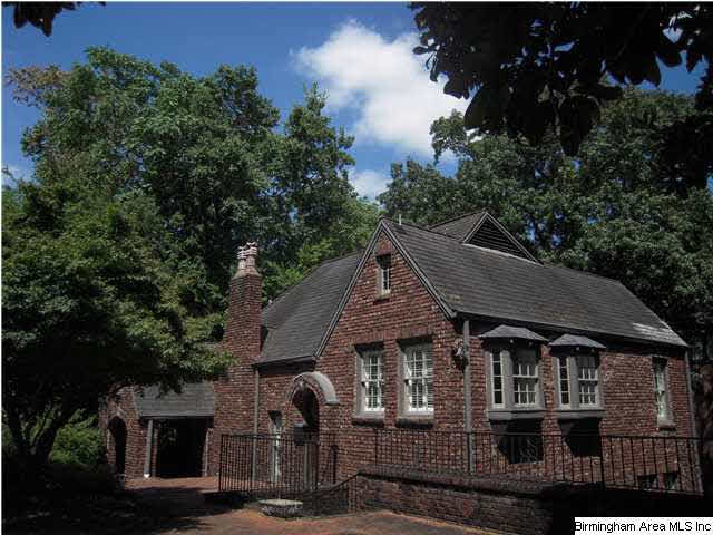 Classic stately home in the heart of Redmont.
