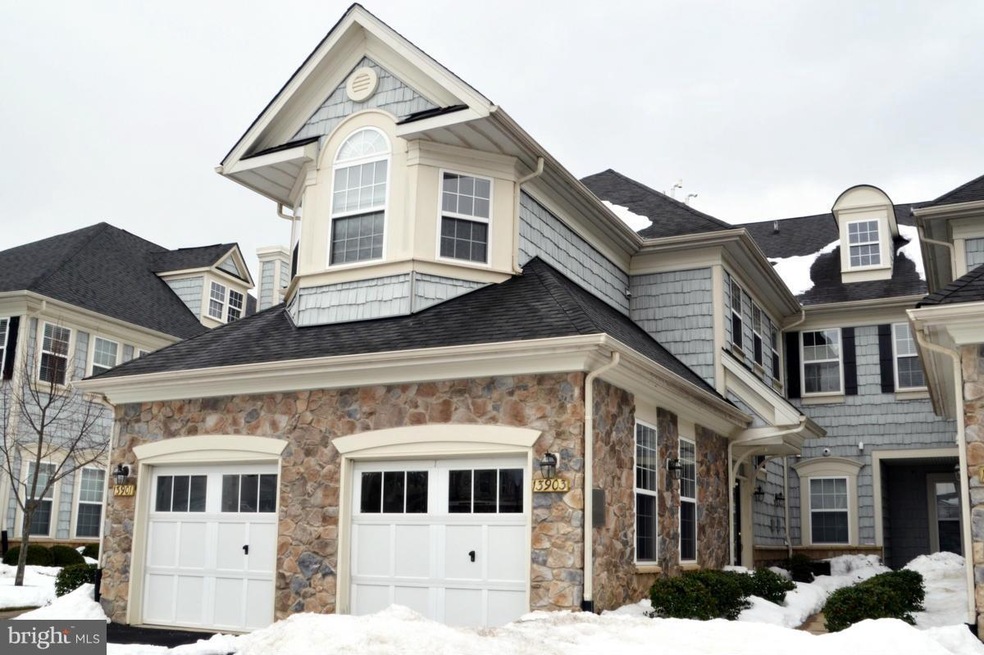 13903 Gullane Dr unit 104, Woodbridge, VA 22191 - photo 1