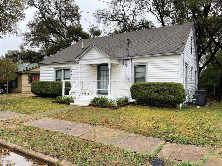 908 N Clements St, Gainesville, TX 76240 - photo 1