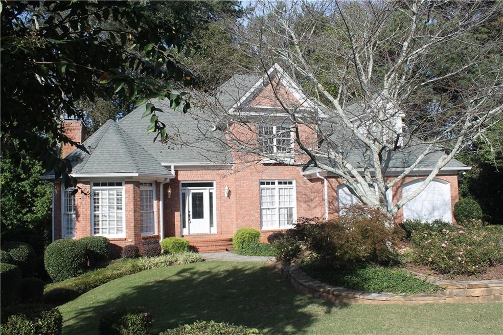 Lovely 3 sides brick home with full, finished terr