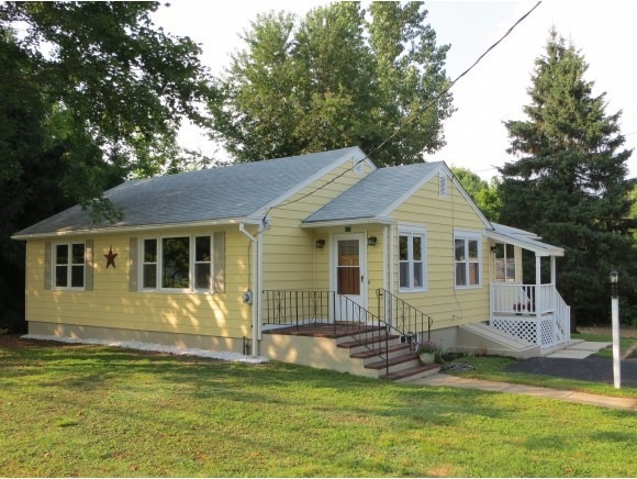 532 Salmon Falls Rd, Rochester, NH 03868 - photo 1