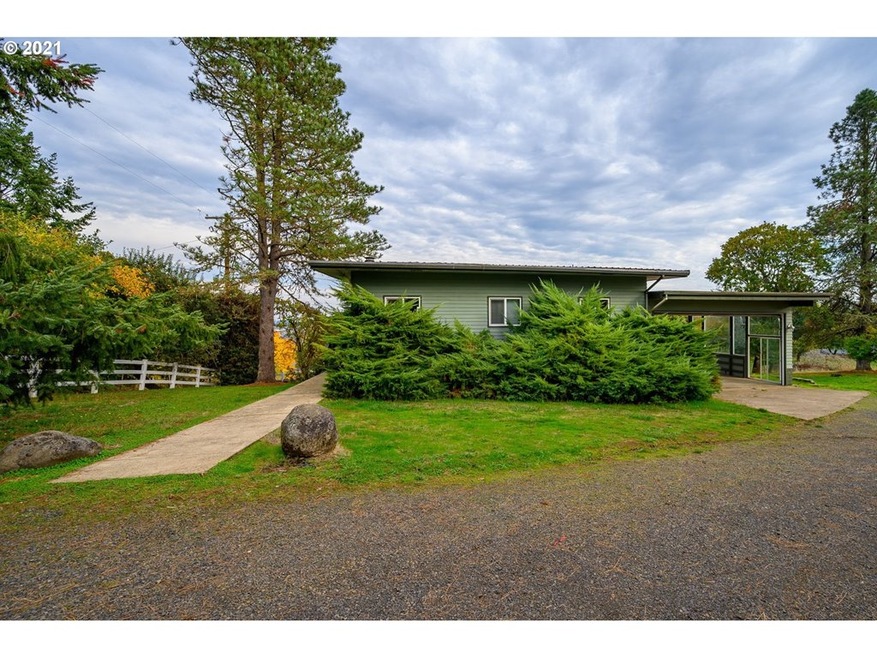3230 SW Redmond Hill Rd, McMinnville, OR 97128 - photo 1