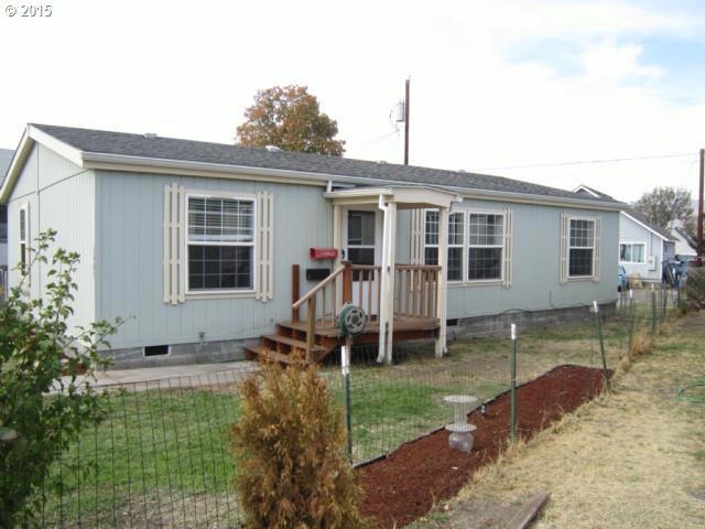 1009 E 9th St, the Dalles, OR 97058 - photo 1
