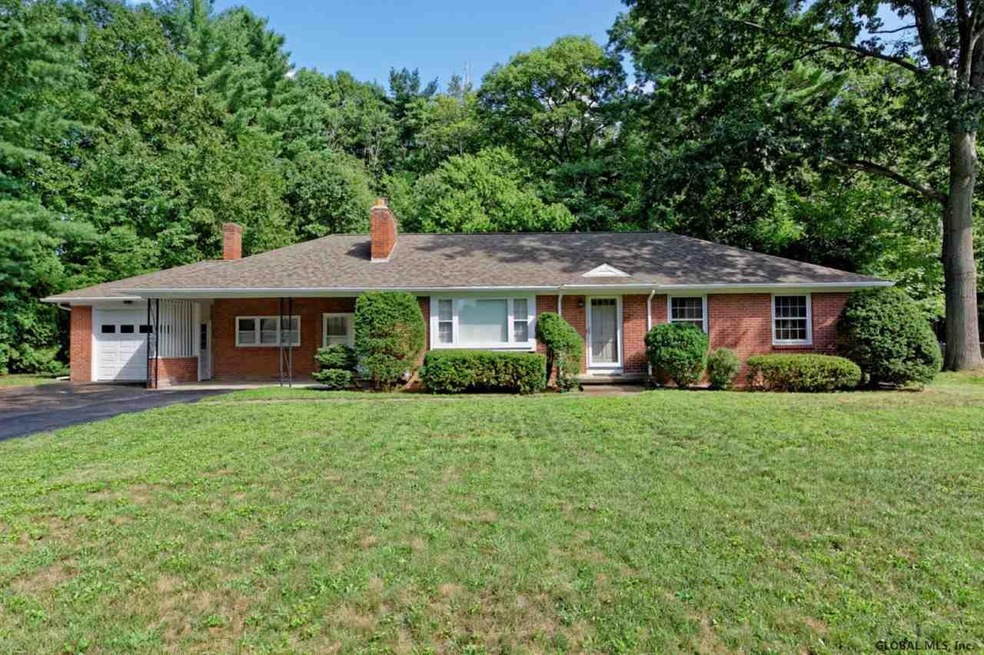 22 Jennifer Rd, Schenectady, NY 12302 - photo 1